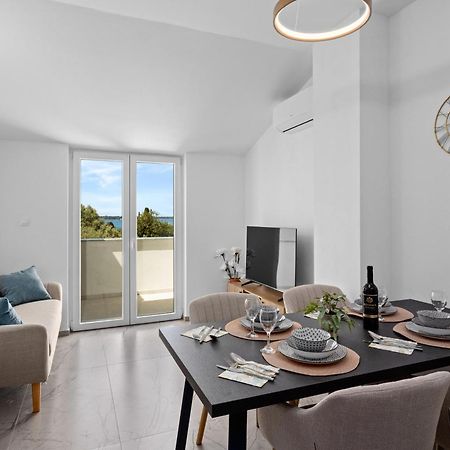 Apartment Nenad - Amazing Sea View ! Only 500 Meters From The Beach ! Fažana Eksteriør bilde