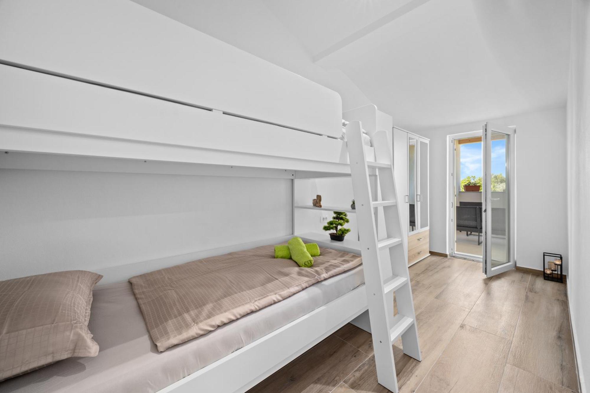 Apartment Nenad - Amazing Sea View ! Only 500 Meters From The Beach ! Fažana Eksteriør bilde