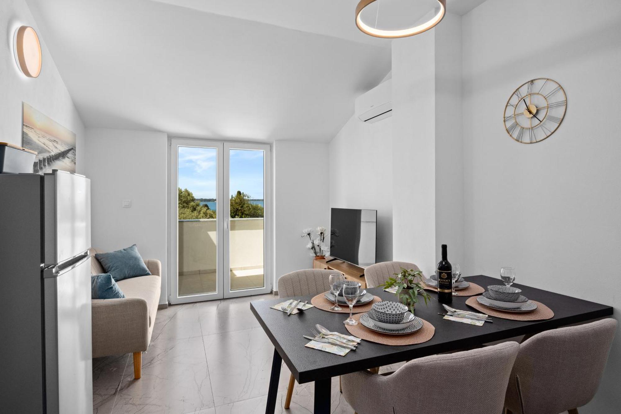 Apartment Nenad - Amazing Sea View ! Only 500 Meters From The Beach ! Fažana Eksteriør bilde